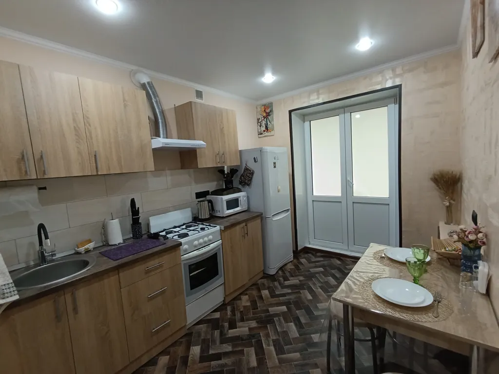 Уютная квартира с видом на горы в центре города