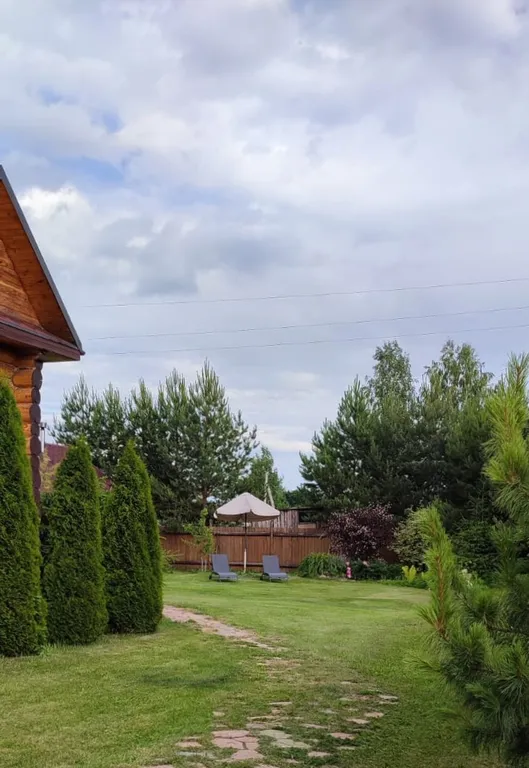 Русская усадьба, бревенчатый 2-х этажный дом с баней