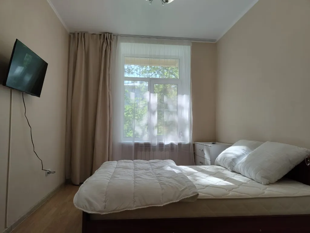 Квартира Квартира Просторная евротрешка в сталинке. 4 отдельных кровати — Колпино