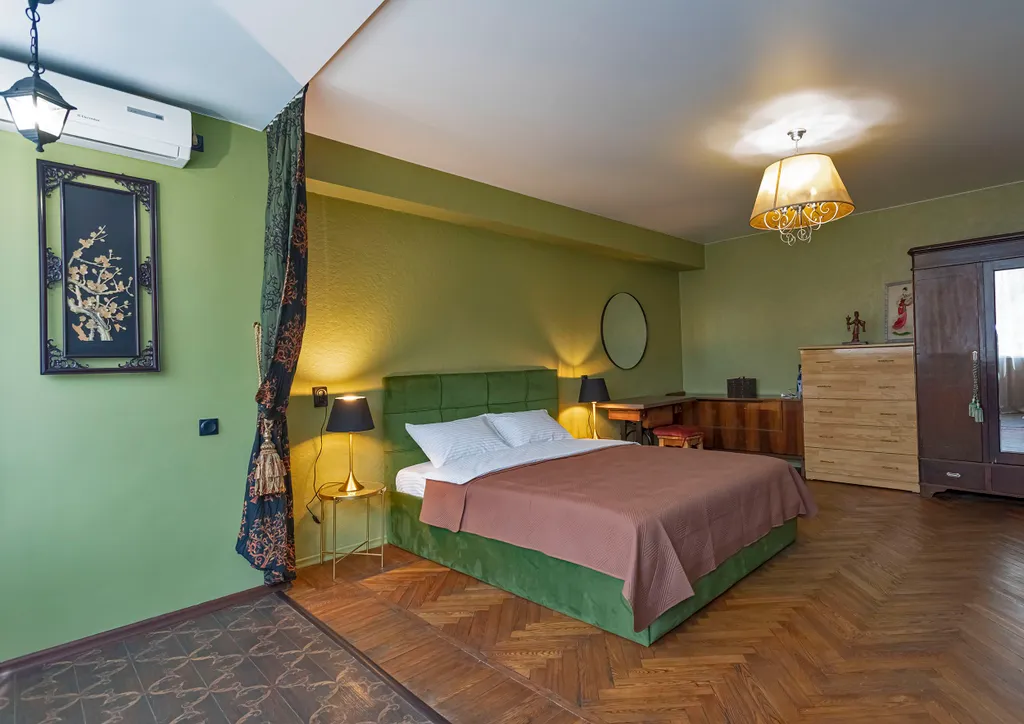 Стильная 1-комнатная квартира в центре с видом на море