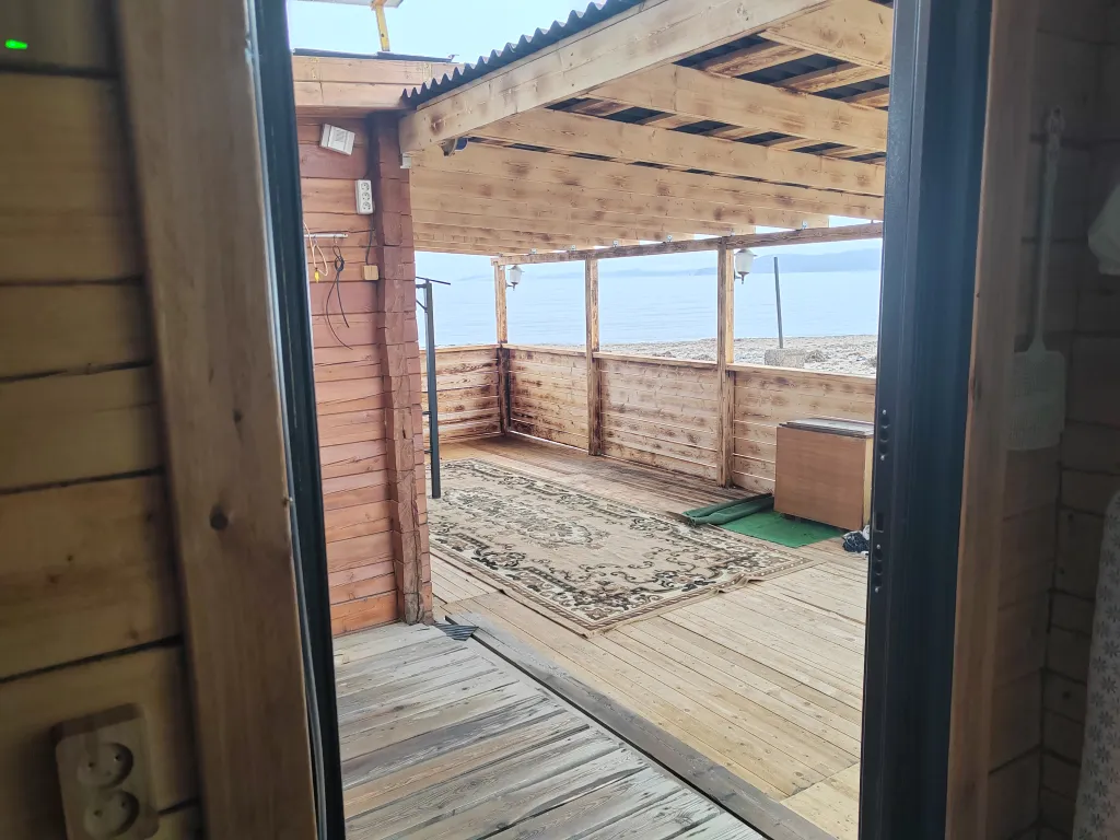 Комплекс с баней из бруса на берегу моря