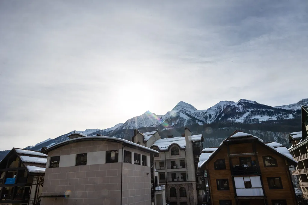 Современные дизайнерские апартаменты с потрясающим видом на горы