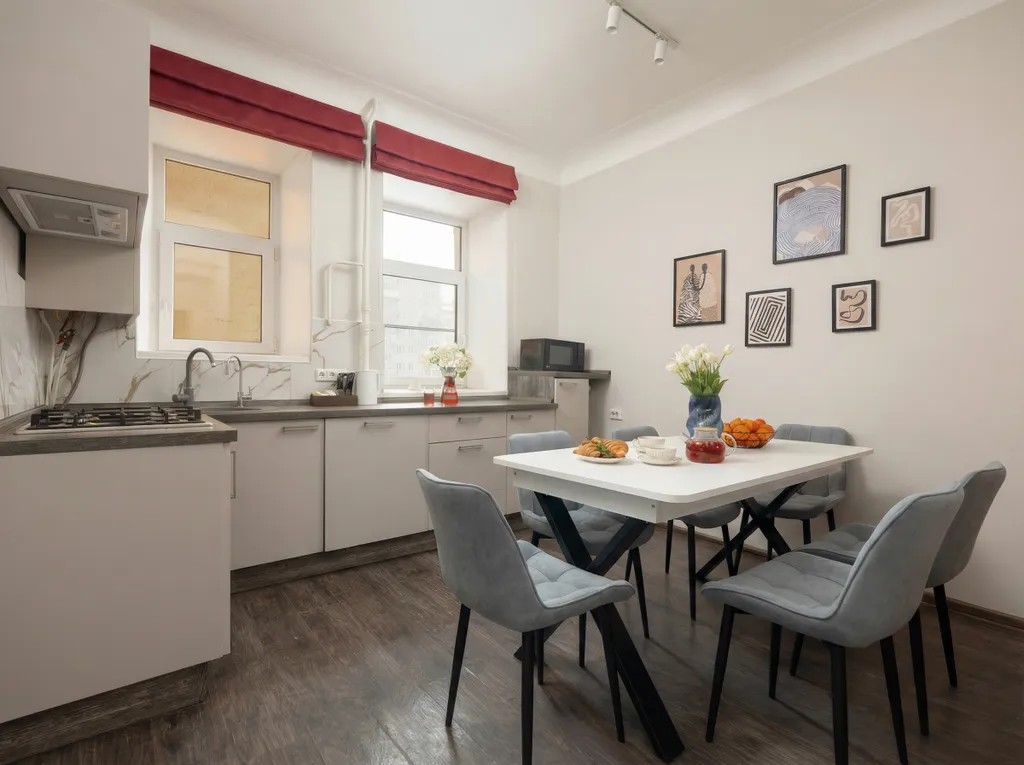 Четверка на Патриках в вишнёвых тонах