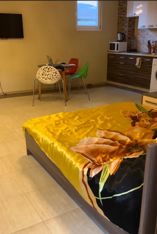 Квартира-студия в 2 минутах от моря — аренда посуточно в Партенит