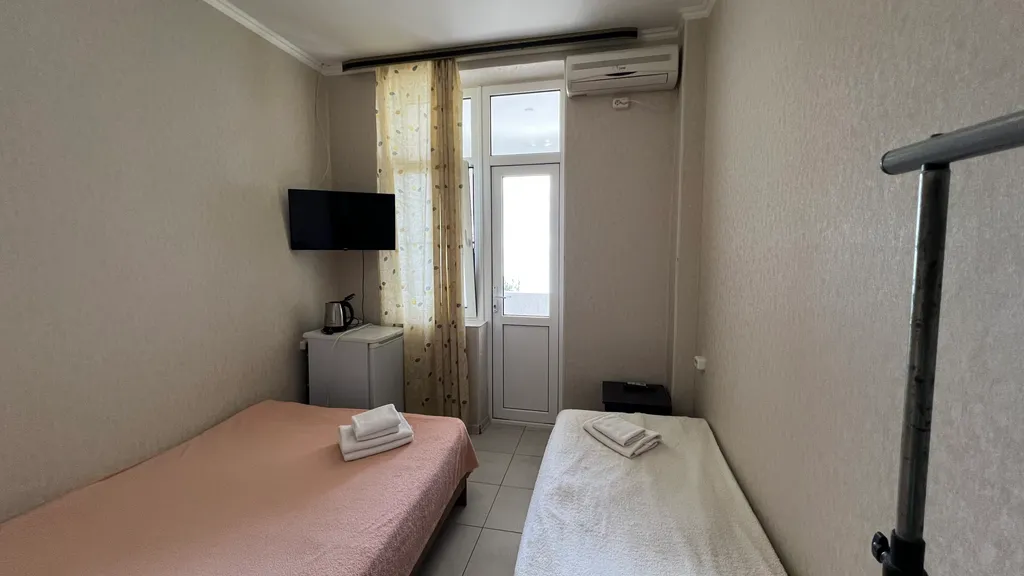 Квартира Квартира Трёхместный номер с видом на море — Гагра