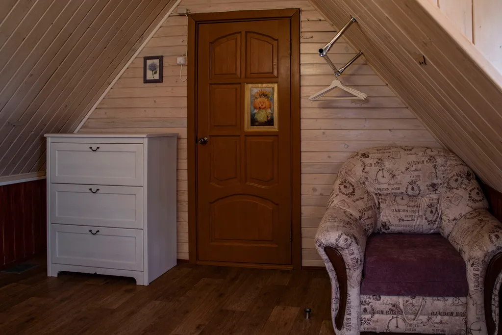 Шестиместный коттедж с тремя спальнями на берегу озера Селигер