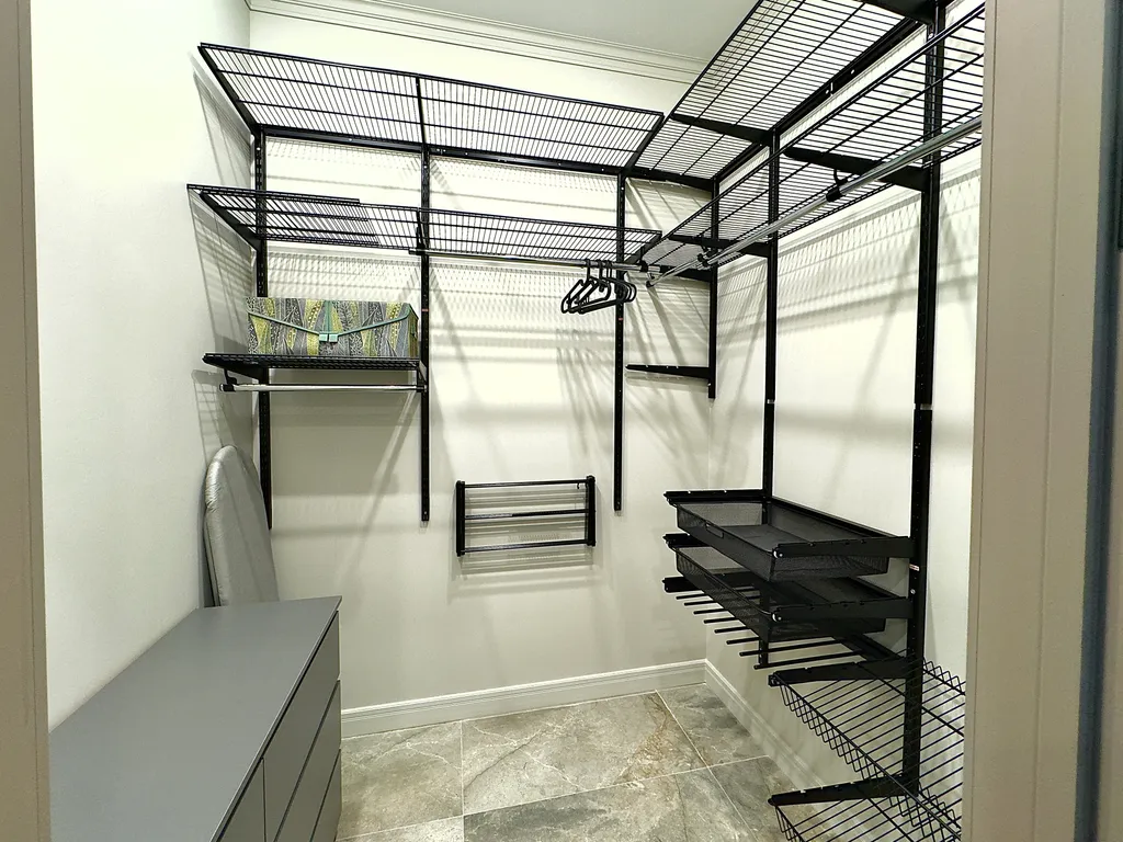 Просторная студия с видом на горы