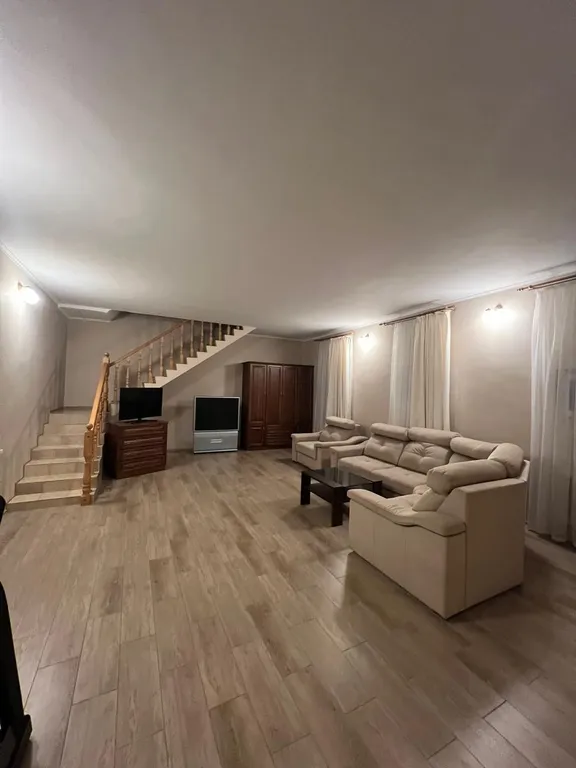 Красивый дом с баней и бассейном