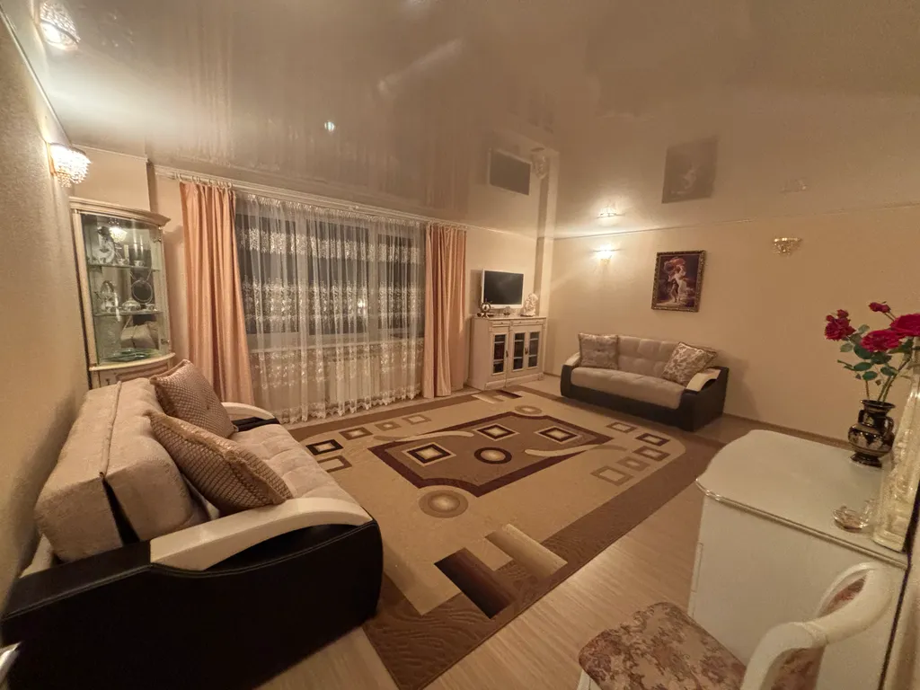 Двухкомнатная квартира на берегу озера Большой Еланчик