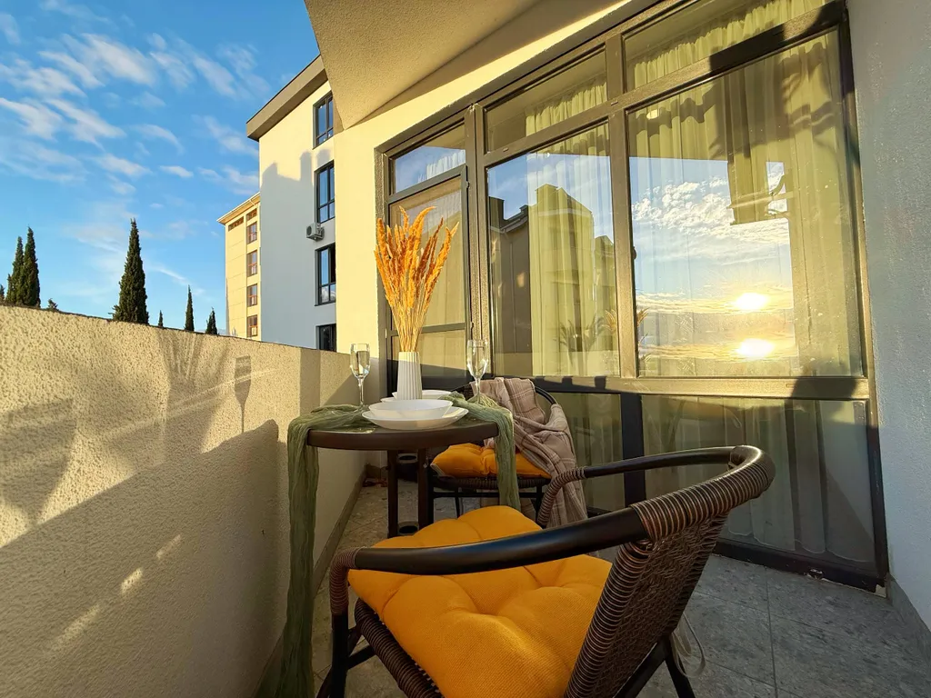 Апартаменты с балконом, 3 минуты до пляжа