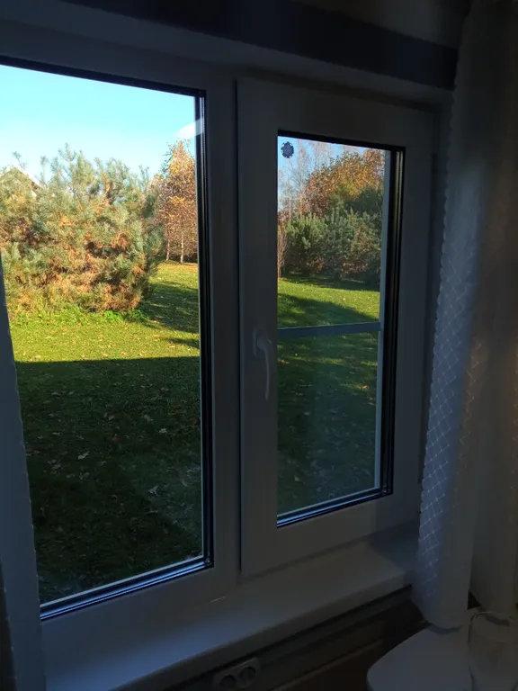 Домик у самого озера