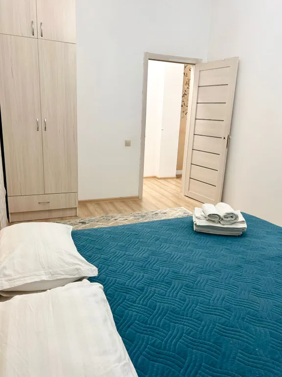 Трехкомнатная квартира около Mega Silkway