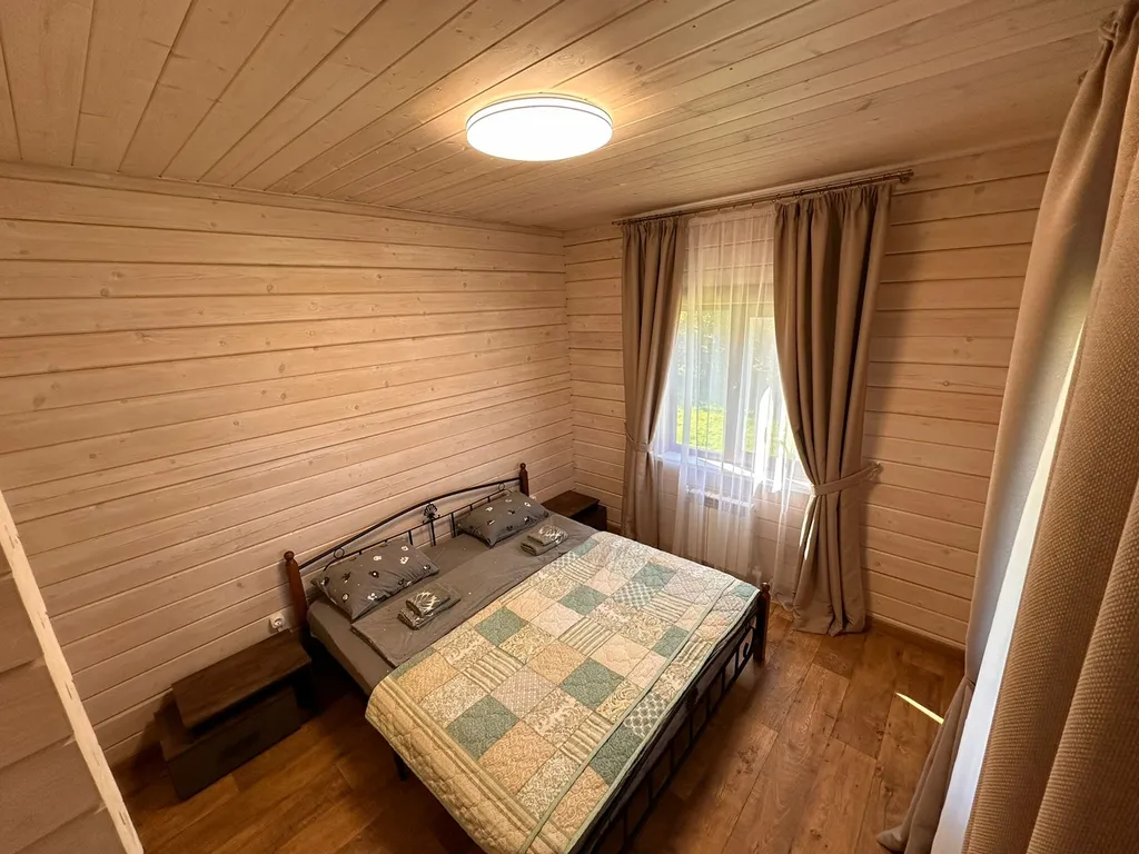 Тёплый коттедж на первой линии озера Волго