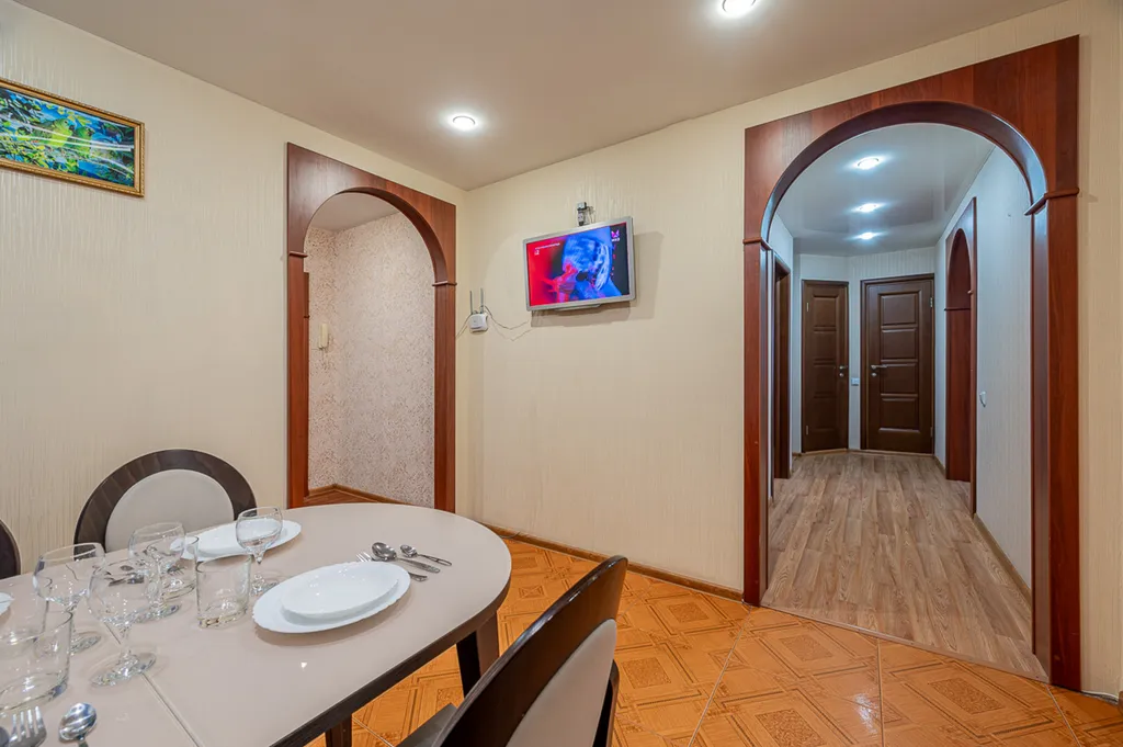 Уютная 3-к квартира на улице Калинина 10!