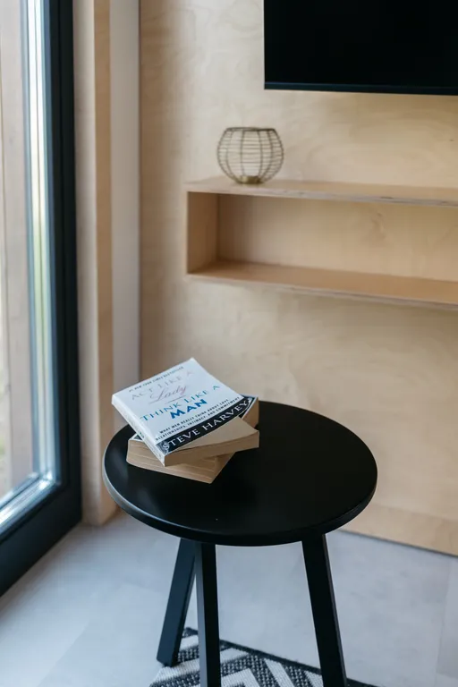 Уютный дом Японская куница с панорамными окнами с видом на лес