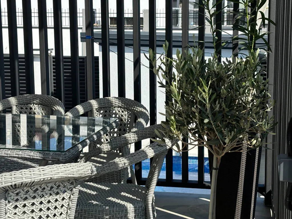 Дом с бассейном с видом на горы