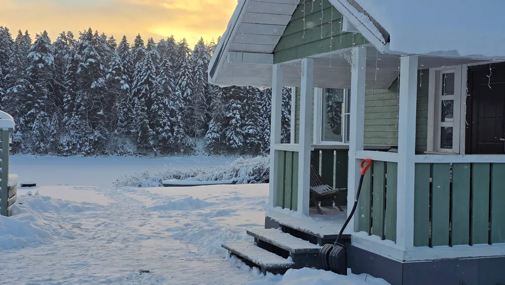 Коттедж Дом с видом на реку — Нурмойла