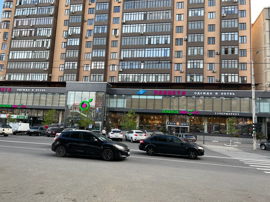 Уютная квартира в центре города, в пятистах метрах от моря