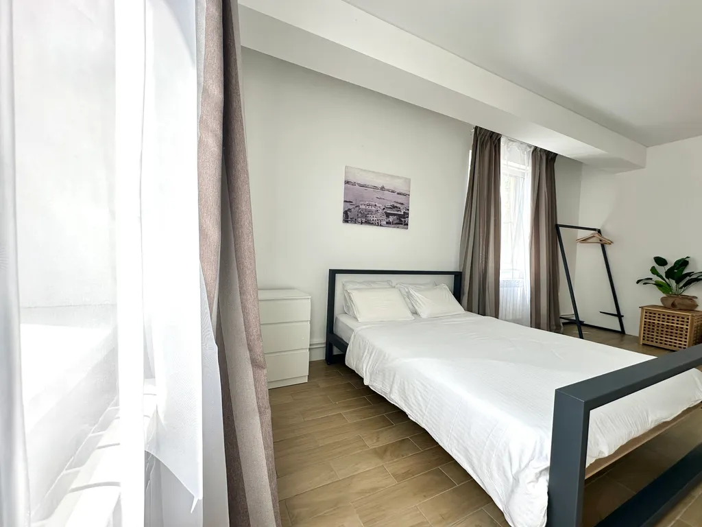 Светлый апартамент столица 2304