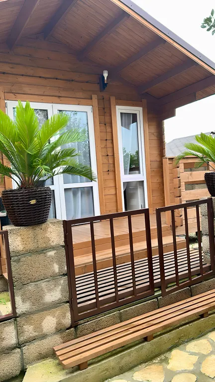 Эко-домик у моря на белых скалах