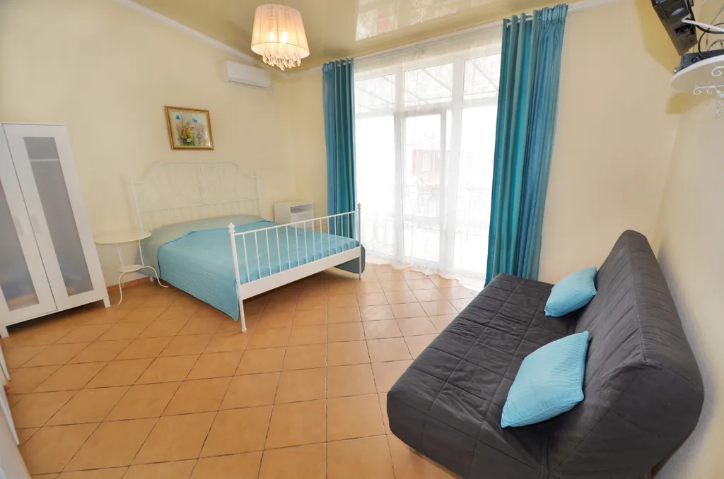 Квартира Студия с балконом астра 6 — аренда посуточно в Орджоникидзе