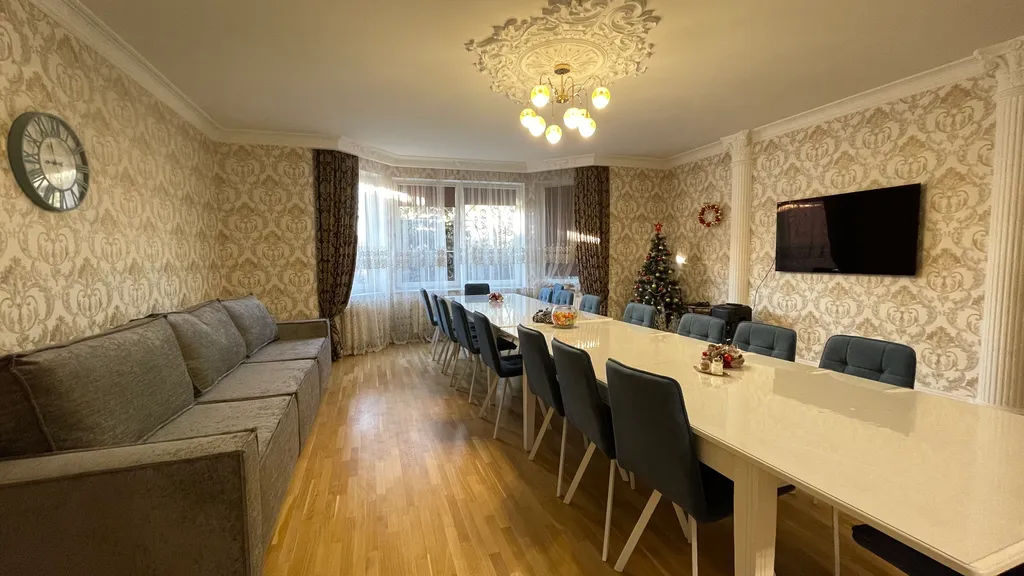 6-комнатный Дом