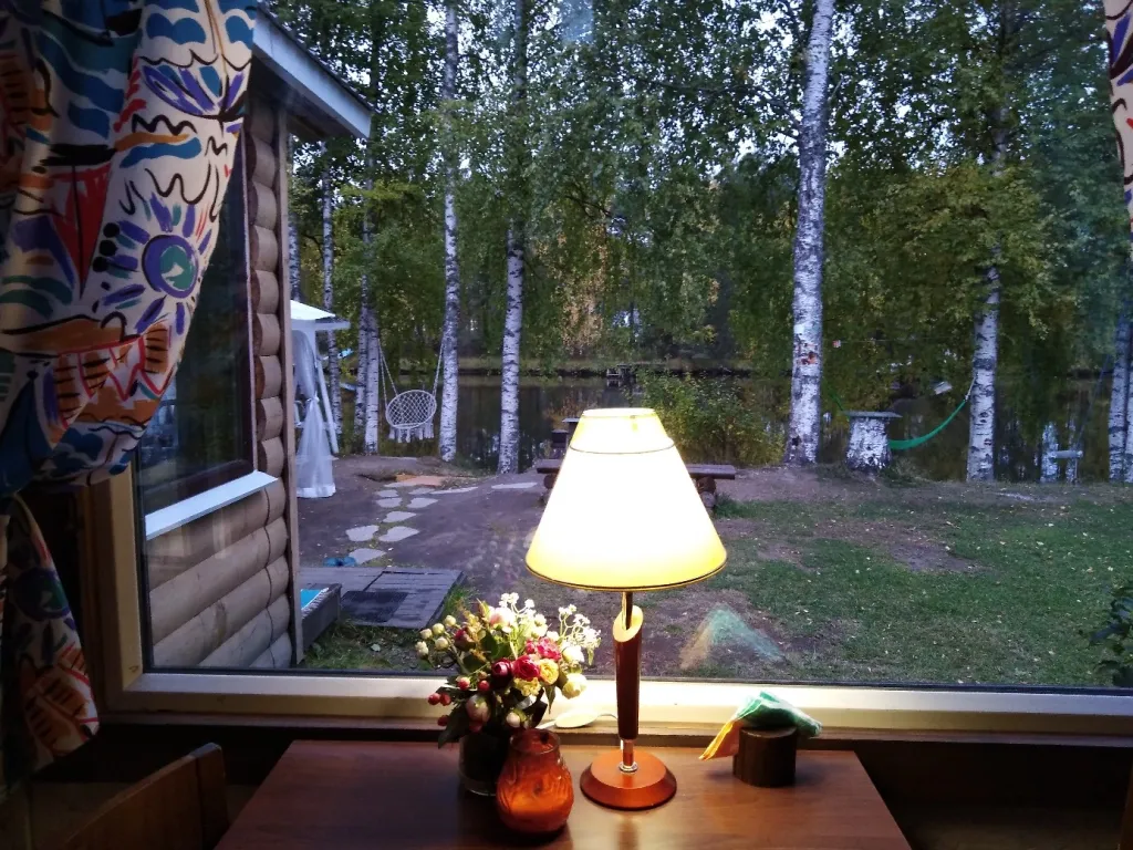 Дом на берегу реки в живописном месте, рядом озеро Сямозеро