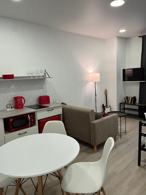 Квартира Квартира Уютная студия в стиле лофт с новым дизайнерским ремонтом — Красноярск