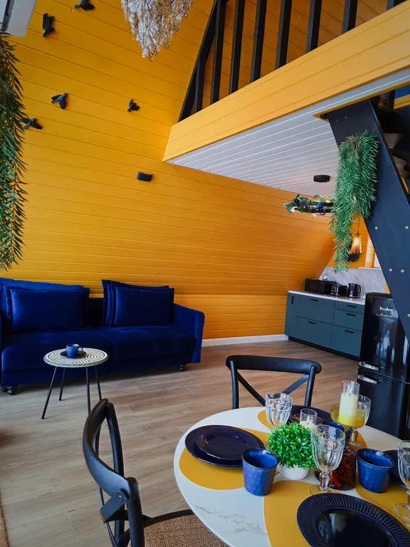 Дом на берегу реки