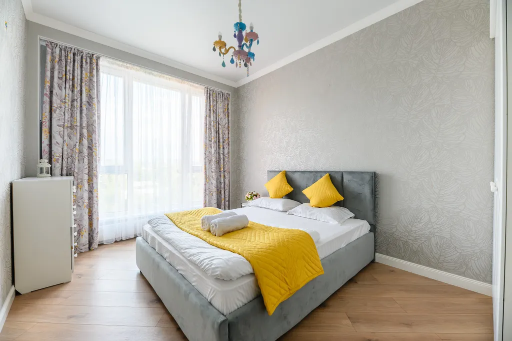 Трехкомнатная квартира с видом на горы в центре города