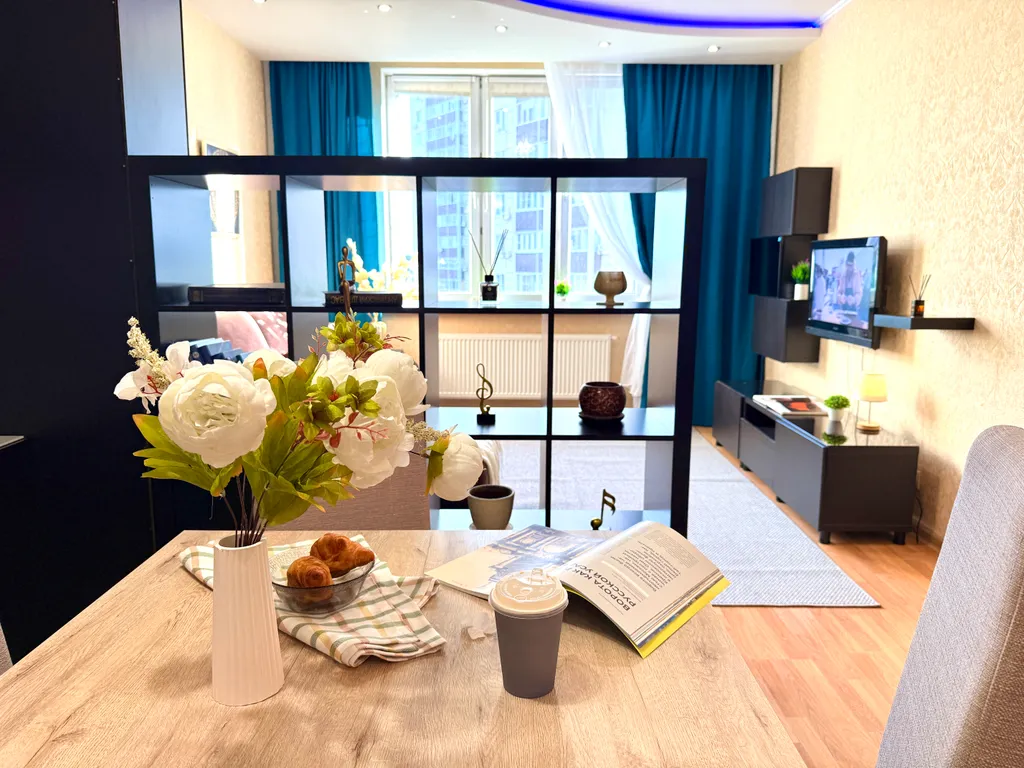 Дизайнерская евро-2-комнатная квартира с рабочей зоной