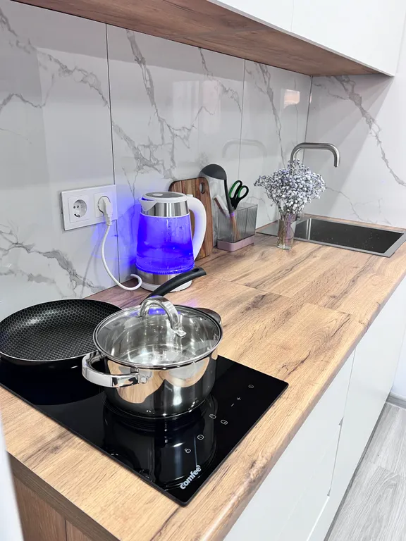 Новая чистая уютная студия в центре города