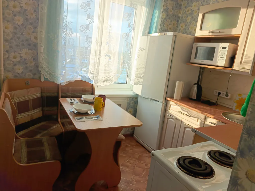 Квартира Трехкомнатная квартира с видом на Уральские горы — Карпинск