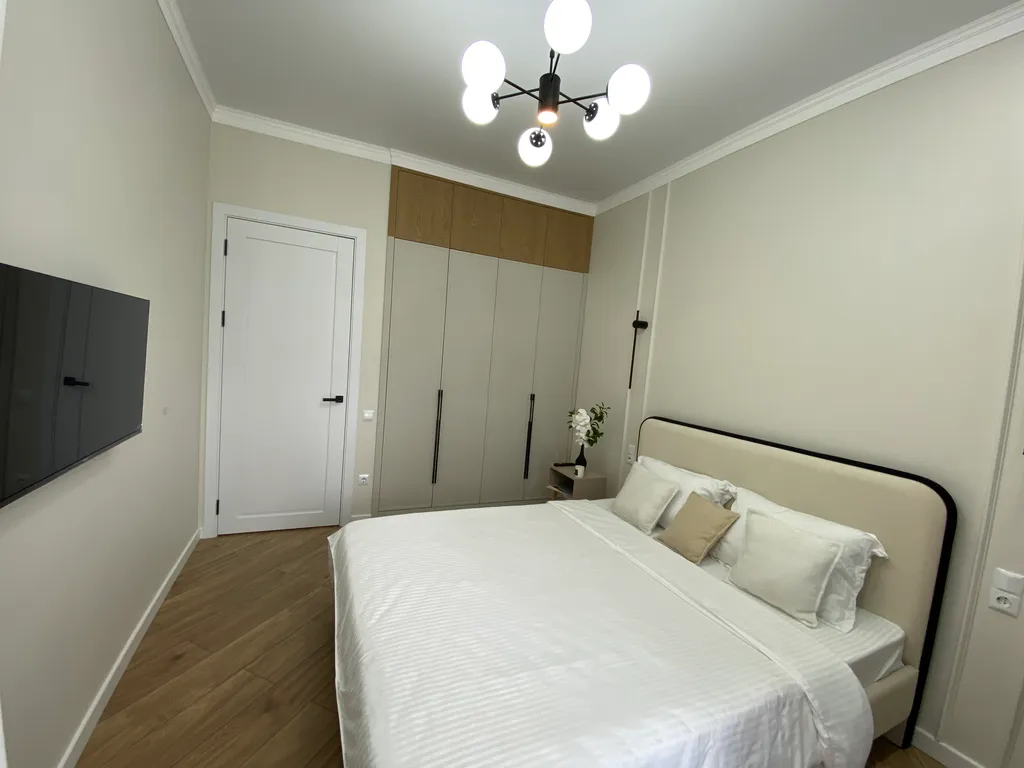 Стильная двухкомнатная квартира в центре столицы