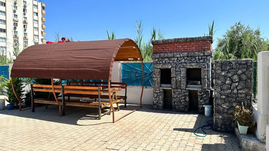 Квартира на Средиземном море с бассейном и горками