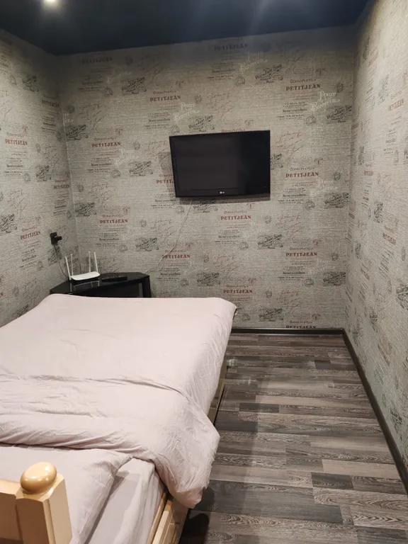 Двухкомнатная квартира недалеко от жд вокзала