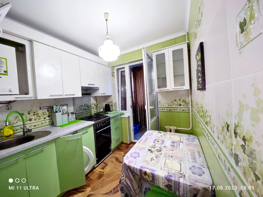 Семейная трехкомнатная квартира с видом на море