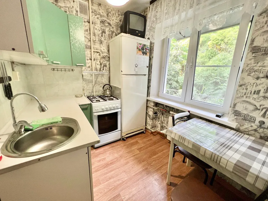 Двухкомнатная квартира с окнами во двор