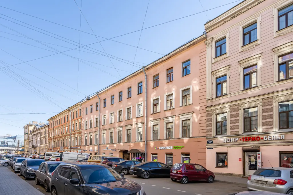 По рекам и каналам/Студия в центре