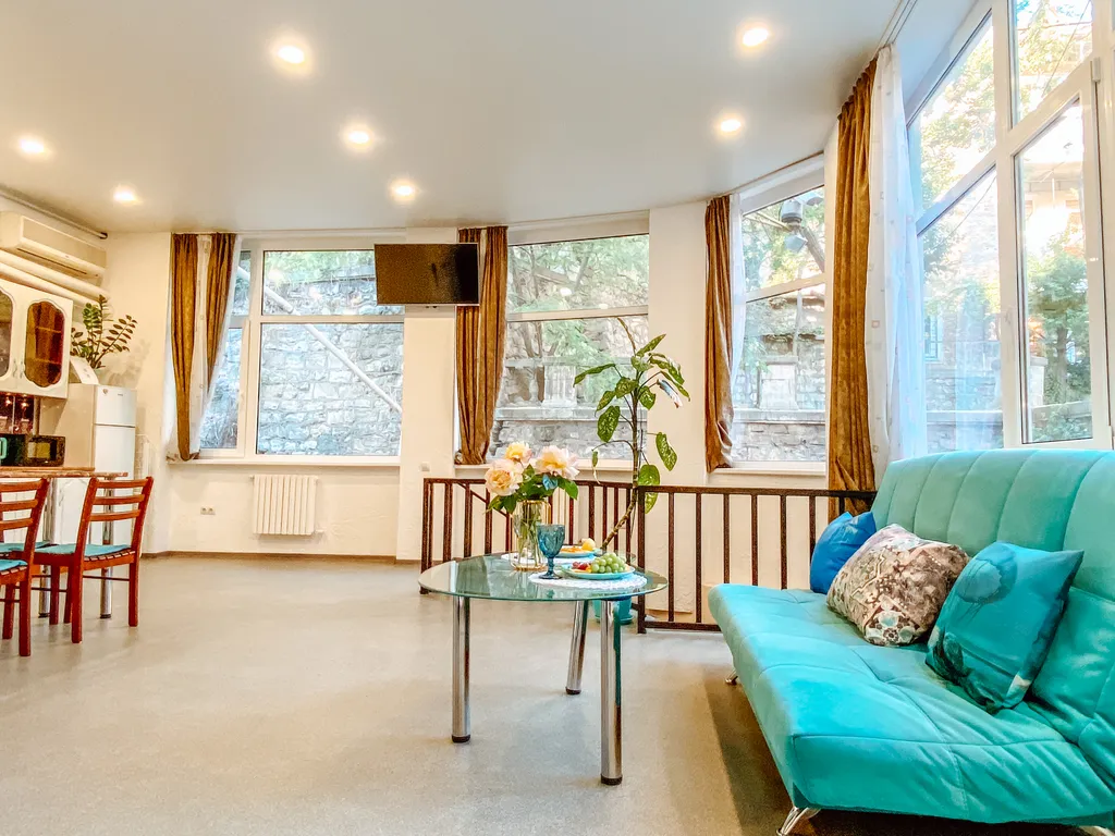 Квартира Квартира Счастье жить в центре Севастополя в яркой и стильной квартире — Севастополь