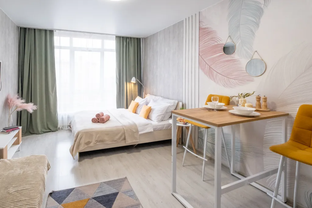 Студия в новом доме около кадетского училища