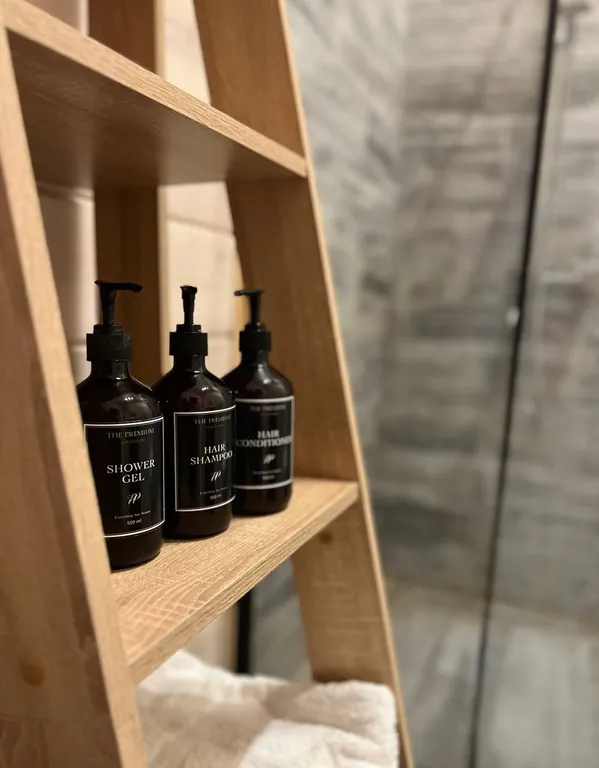 Сказочное шале в лесу