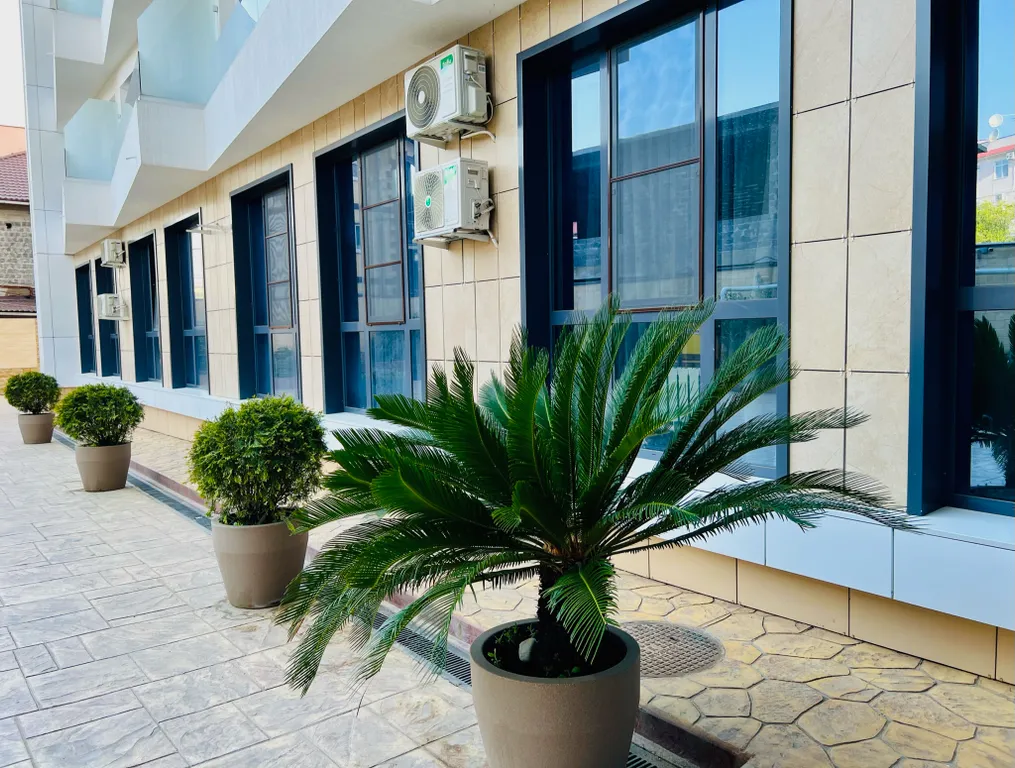 Трехкомнатная квартира у моря с балконом!