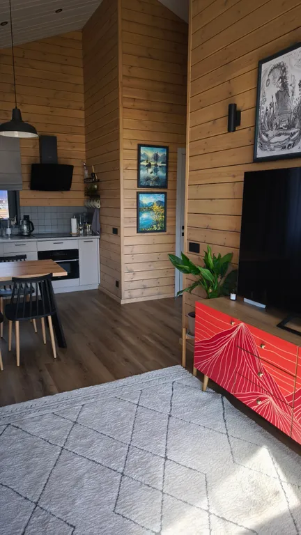 Современный 2-комнатный дом на слиянии рек Тихий берег