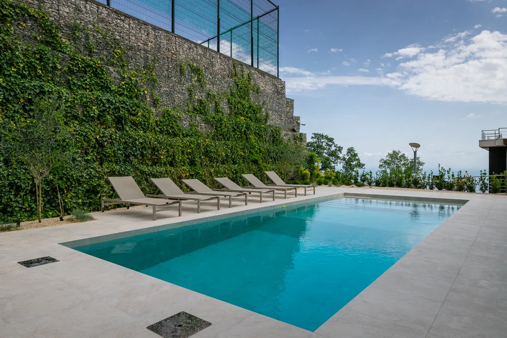 Таунхаус с собственным бассейном в ЖК Лазурный берег