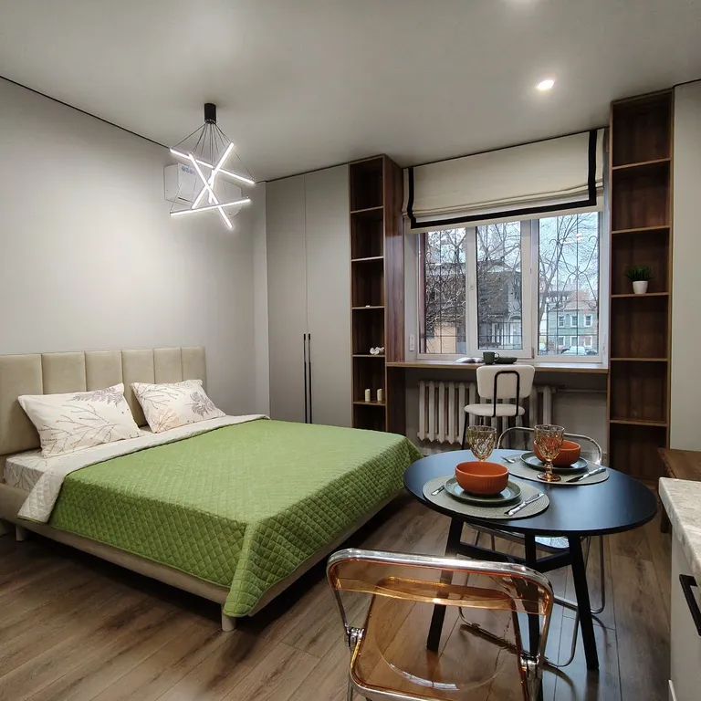 Студия около ЖД вокзала