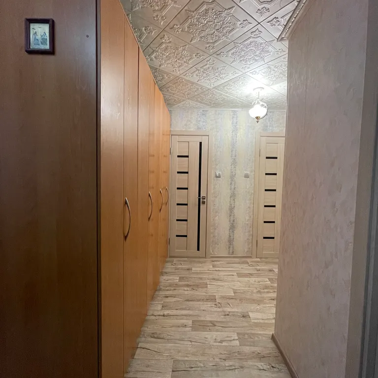 Просторная однокомнатная квартира с лоджией рядом с озером