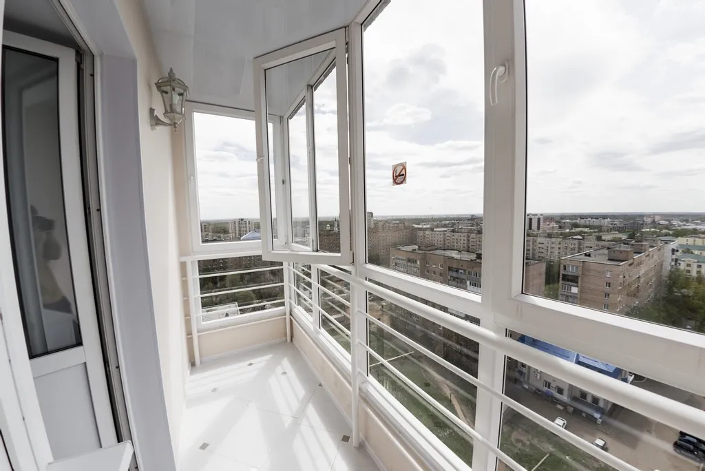 Однушка в центре (рядом с Кадетским училищем)