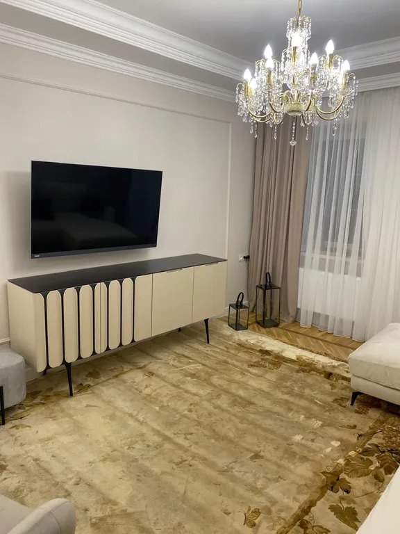 Комфортабельная 3-комнатная квартира, рядом с гостиницей «Владикавказ»