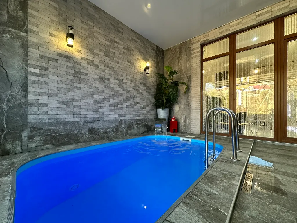 Домик у реки